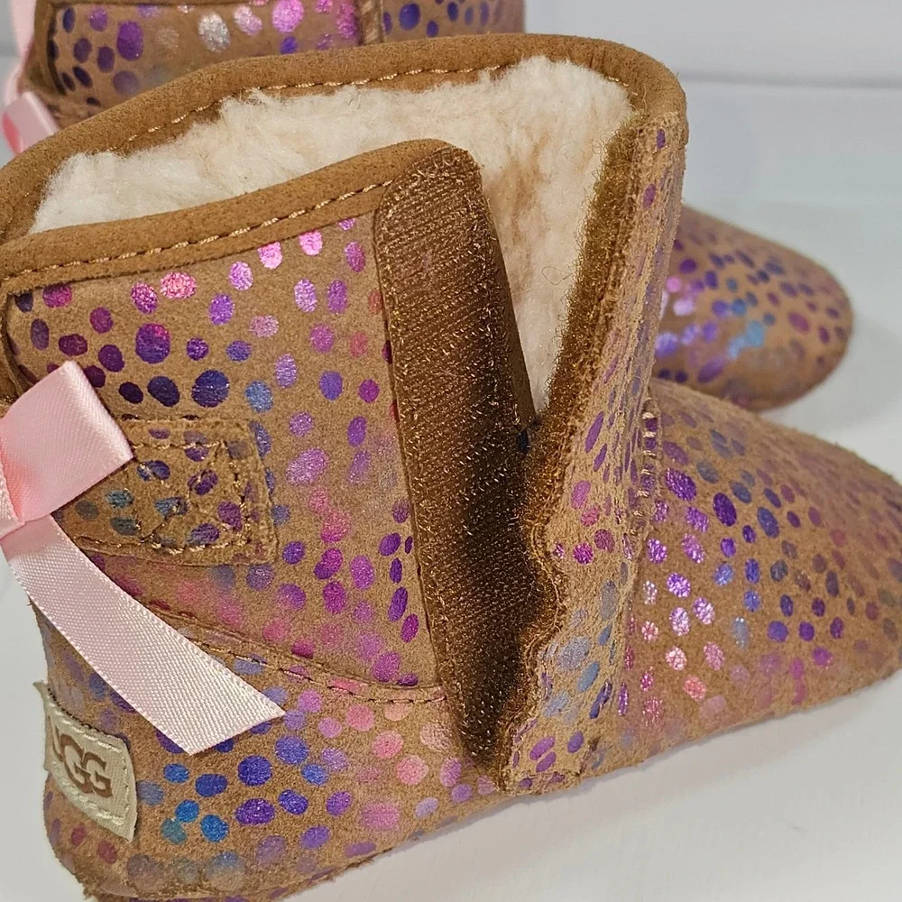 UGG Jesse Bow II Metallic Dots Chestnut Suede Infant‎ Boots 1121046I Size 4/5